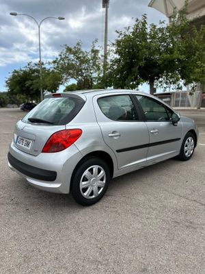Peugeot 207 1.4  - Foto 4