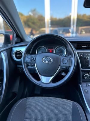 Toyota Auris 1.8  - Foto 8