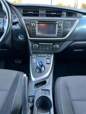 Toyota Auris 1.8  - Foto 7