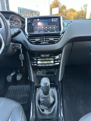 Peugeot 2008 1.2  - Foto 9