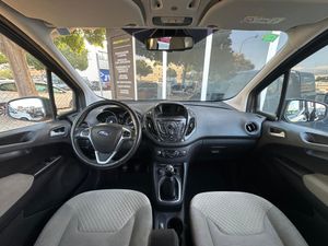 Ford Courier TOURNEO  - Foto 7