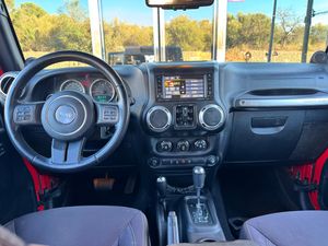 Jeep Wrangler Sahara  - Foto 8