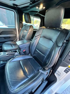 Jeep Wrangler SAHARA  - Foto 10