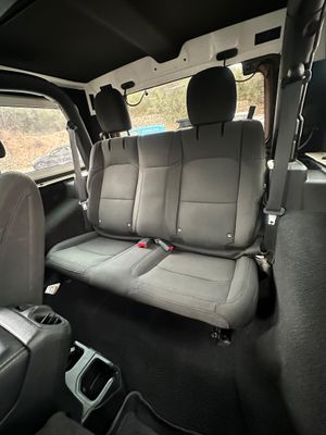Jeep Wrangler Sahara  - Foto 10
