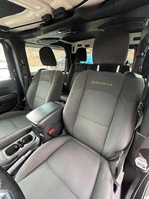 Jeep Wrangler Sahara  - Foto 7