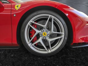 Ferrari F8 Tributo  - Foto 15