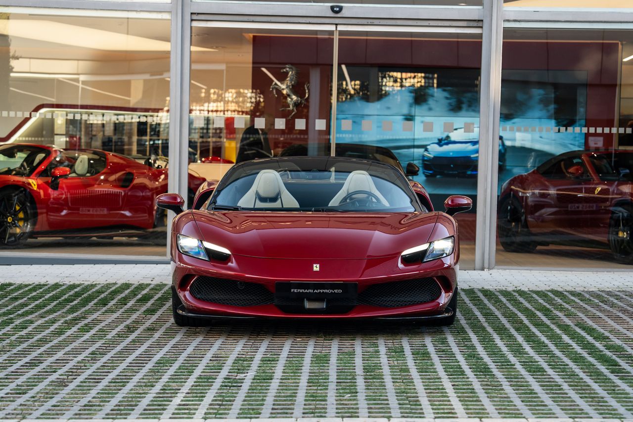 Ferrari 296 GTB  - Foto 3