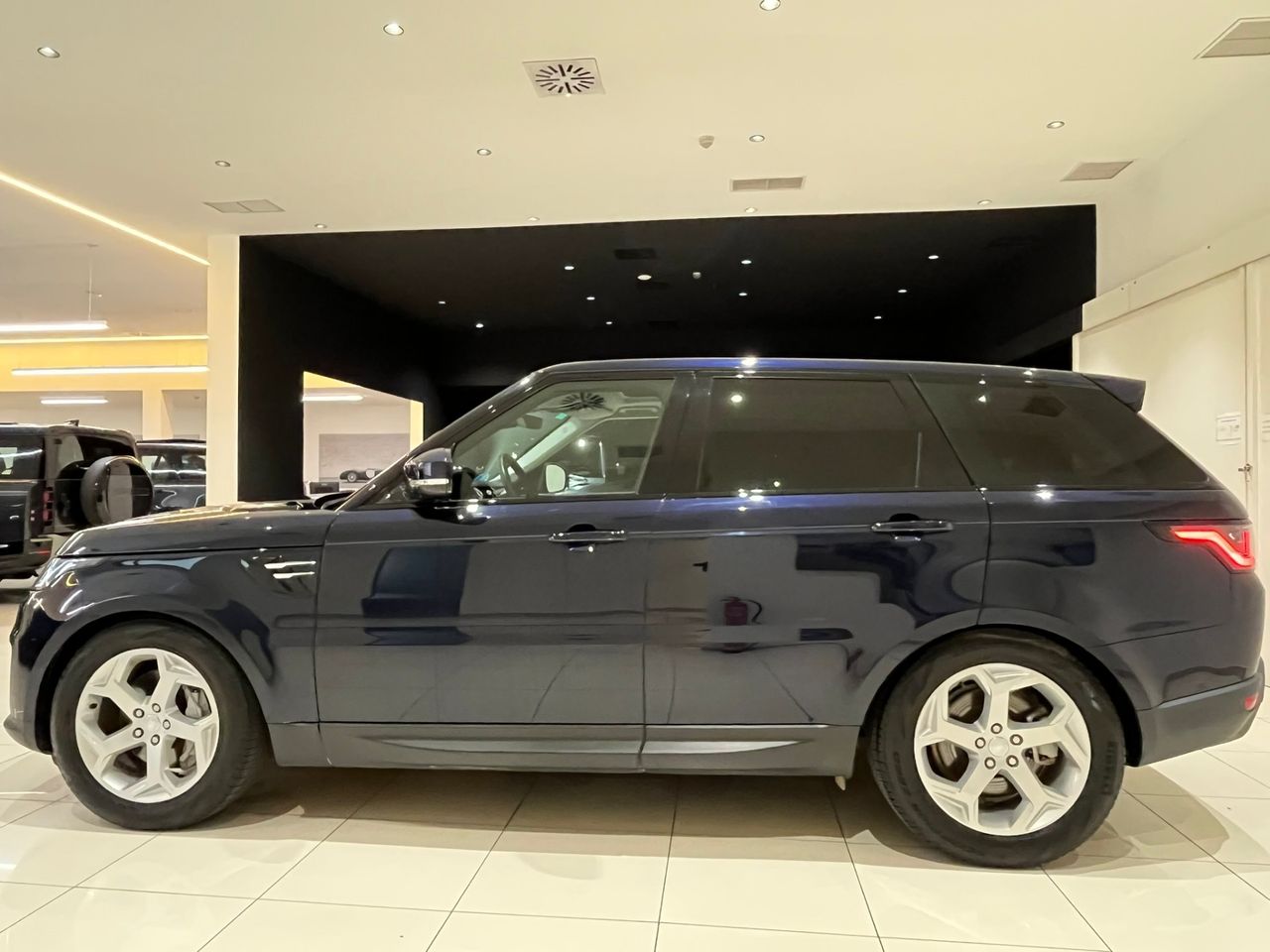 Land-Rover Range Rover Sport 3.0D TD6 300PS AWD Auto MHEV SE - Foto 3