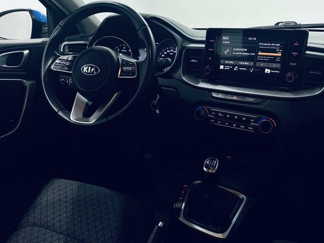 Kia Ceed 1.6 MHEV iMT 100kW (136CV) Drive  - Foto 3