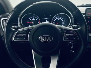 Kia Ceed 1.6 MHEV iMT 100kW (136CV) Drive  - Foto 9