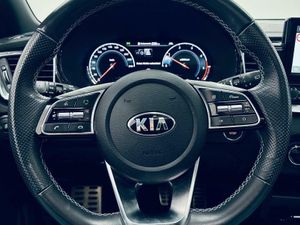 Kia Ceed 1.6 CRDi 100kW (136CV) GT Line  - Foto 12