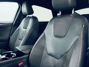 Ford Mondeo 2.0 EcoBoost 177kW PowerShift ST-Line  - Foto 15
