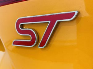Ford Focus 2.3 Ecoboost 206kW ST 3  - Foto 13