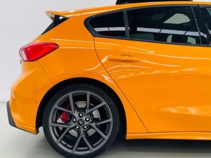 Ford Focus 2.3 Ecoboost 206kW ST 3  - Foto 4