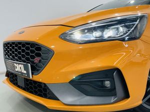 Ford Focus 2.3 Ecoboost 206kW ST 3  - Foto 9