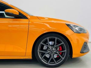 Ford Focus 2.3 Ecoboost 206kW ST 3  - Foto 5