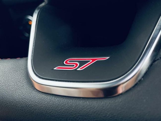 Ford Focus ST Edition 2.3 Ecoboost 206kW (280CV)  - Foto 19