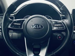 KIA XCEED TECH  - Foto 13
