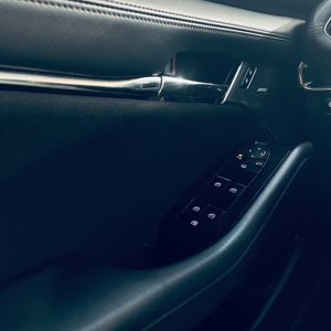 Mazda 3 2.0 e-SKYACTIV-G ZENITH AT  - Foto 19