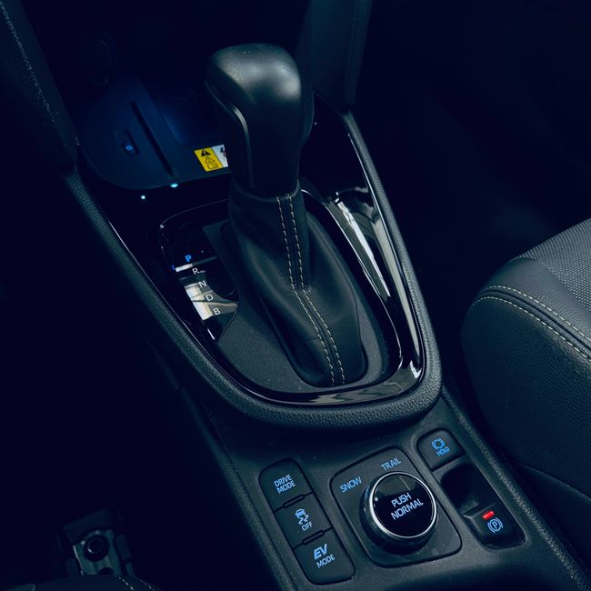 Toyota Yaris Cross 1.5 120H Premiere Edition  - Foto 17