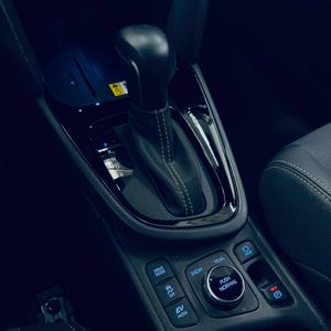 Toyota Yaris Cross 1.5 120H Premiere Edition  - Foto 17