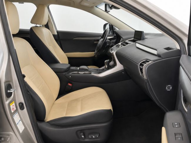 Lexus NX 2.5 300h Executive Navigation 4WD  - Foto 12