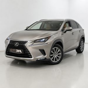 Lexus NX 2.5 300h Executive Navigation 4WD  - Foto 4