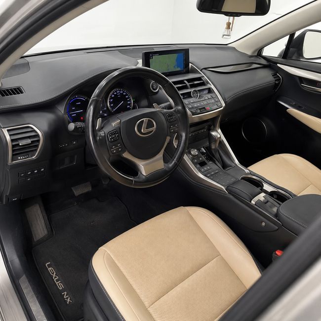 Lexus NX 2.5 300h Executive Navigation 4WD  - Foto 3