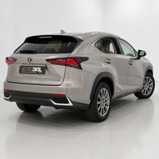 Lexus NX 2.5 300h Executive Navigation 4WD  - Foto 5