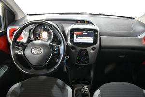 Toyota Aygo 1.0 70CV X-PLAY  5P  - Foto 7