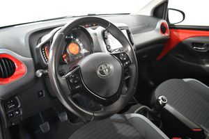 Toyota Aygo 1.0 70CV X-PLAY  5P  - Foto 3