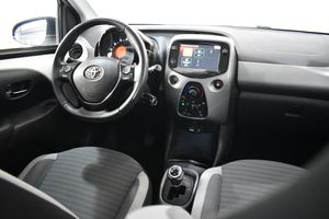 Toyota Aygo X-Play 1.0 70CV 5p  - Foto 11