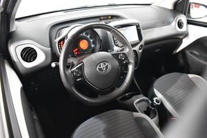Toyota Aygo X-Play 1.0 70CV 5p  - Foto 8