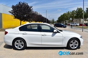 BMW Serie 3 318i Sport Line  1.5 136CV  - Foto 8