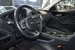 Jaguar F-Pace 2.0L I4D 180CV RWD AUT PRESTIGE  - Foto 8