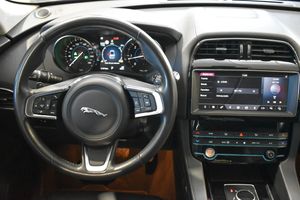 Jaguar F-Pace 2.0L I4D 180CV RWD AUT PRESTIGE  - Foto 22