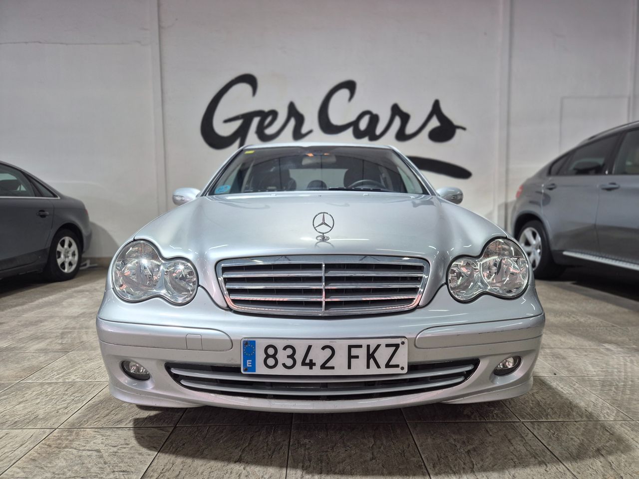 Mercedes Clase C 230 V6 AUT ELEGANCE 205CV   - Foto 1