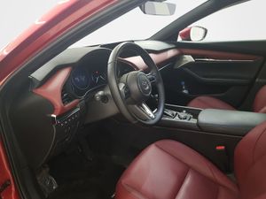 Mazda 3 2.0L E-SKY X MHEV 137kW 6AT AWD Takumi Red  - Foto 10
