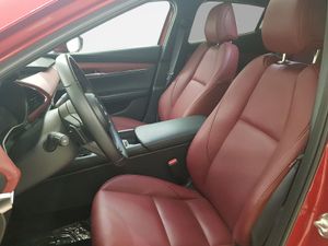 Mazda 3 2.0L E-SKY X MHEV 137kW 6AT AWD Takumi Red  - Foto 11