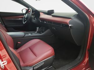 Mazda 3 2.0L E-SKY X MHEV 137kW 6AT AWD Takumi Red  - Foto 13