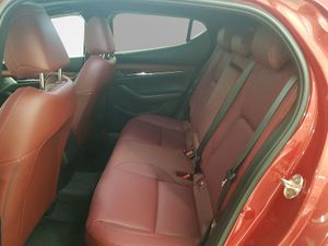 Mazda 3 2.0L E-SKY X MHEV 137kW 6AT AWD Takumi Red  - Foto 14