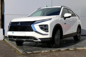 Mitsubishi Eclipse Cross 2.4 PHEV Kaiteki Auto 4WD  - Foto 2