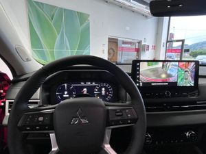 Mitsubishi Outlander PHEV Kaiteki+ 4WD  - Foto 11