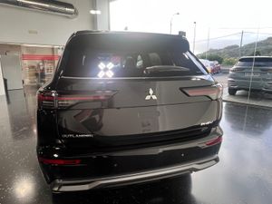 Mitsubishi Outlander PHEV Kaiteki+ 4WD  - Foto 3