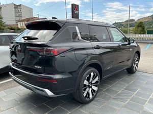 Mitsubishi Outlander PHEV Kaiteki+ 4WD  - Foto 8