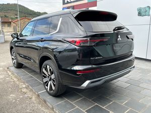 Mitsubishi Outlander PHEV Kaiteki+ 4WD  - Foto 5