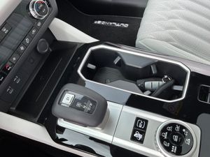 Mitsubishi Outlander PHEV Kaiteki+ 4WD  - Foto 22