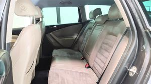 Volkswagen Passat Variant 2.0 TDI 140cv Advance Único Propietario  - Foto 16