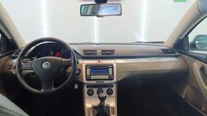 Volkswagen Passat Variant 2.0 TDI 140cv Advance Único Propietario  - Foto 10