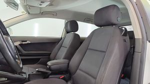 Audi A3 1.6 TDI 105cv Attraction 213000  - Foto 10
